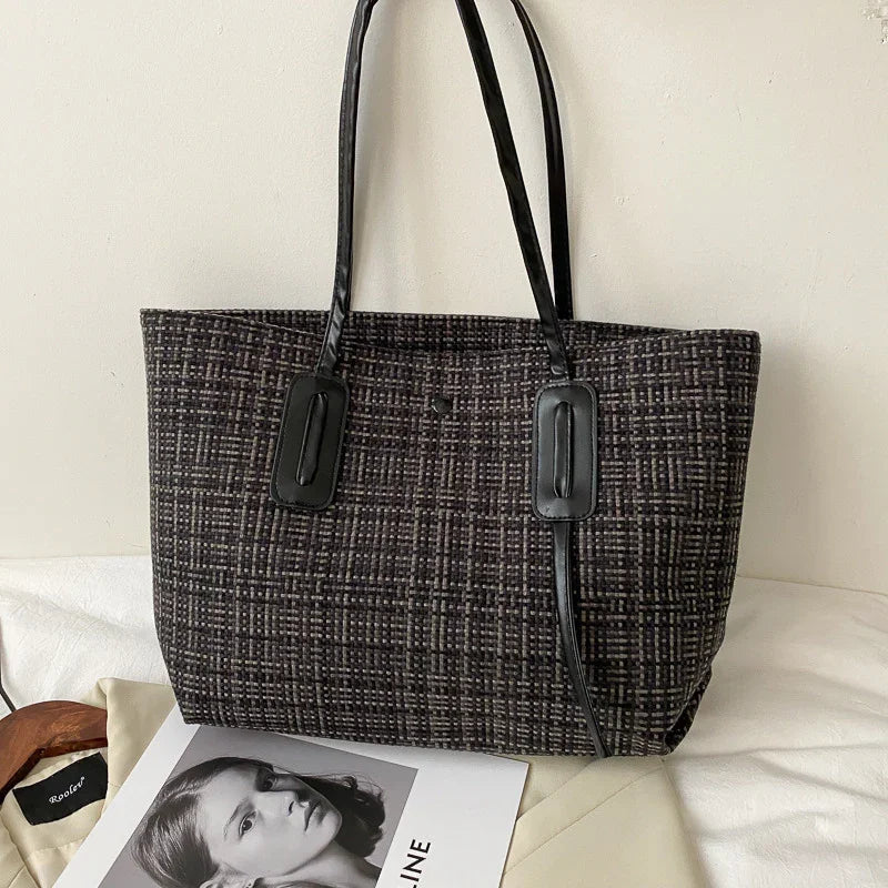 Stylish Women’s Crossbody Messenger Bag.
