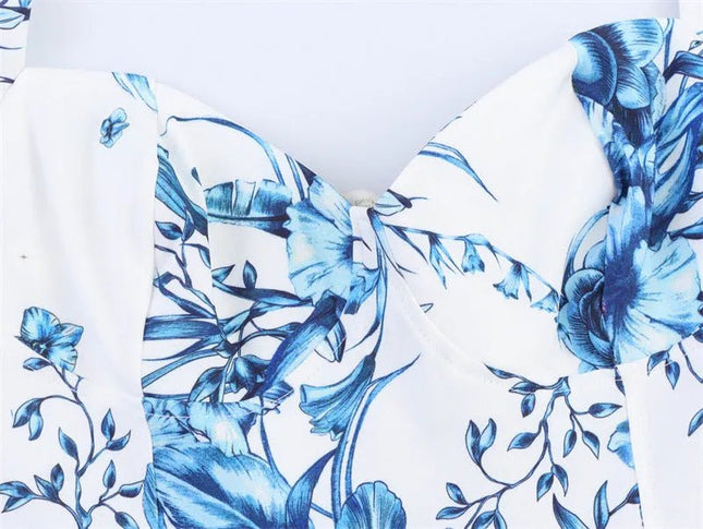 Bold Print Halter Dress – Chic & Flirty Style.