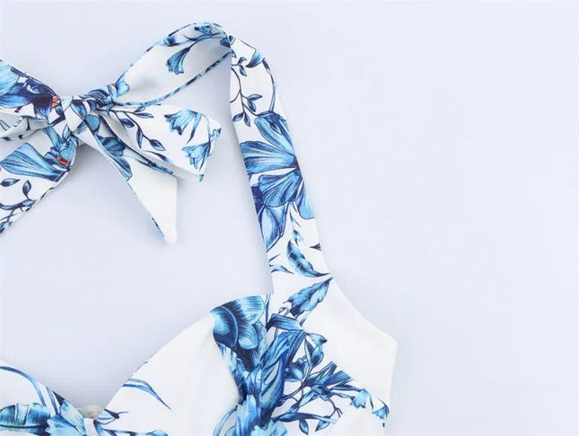 Bold Print Halter Dress – Chic & Flirty Style.