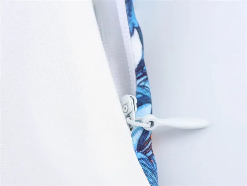 Bold Print Halter Dress – Chic & Flirty Style.