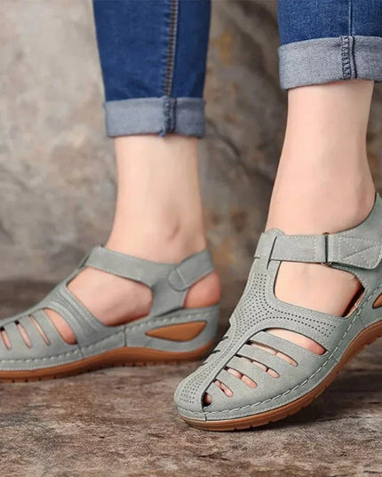 Classic Retro Wedge Sandals.
