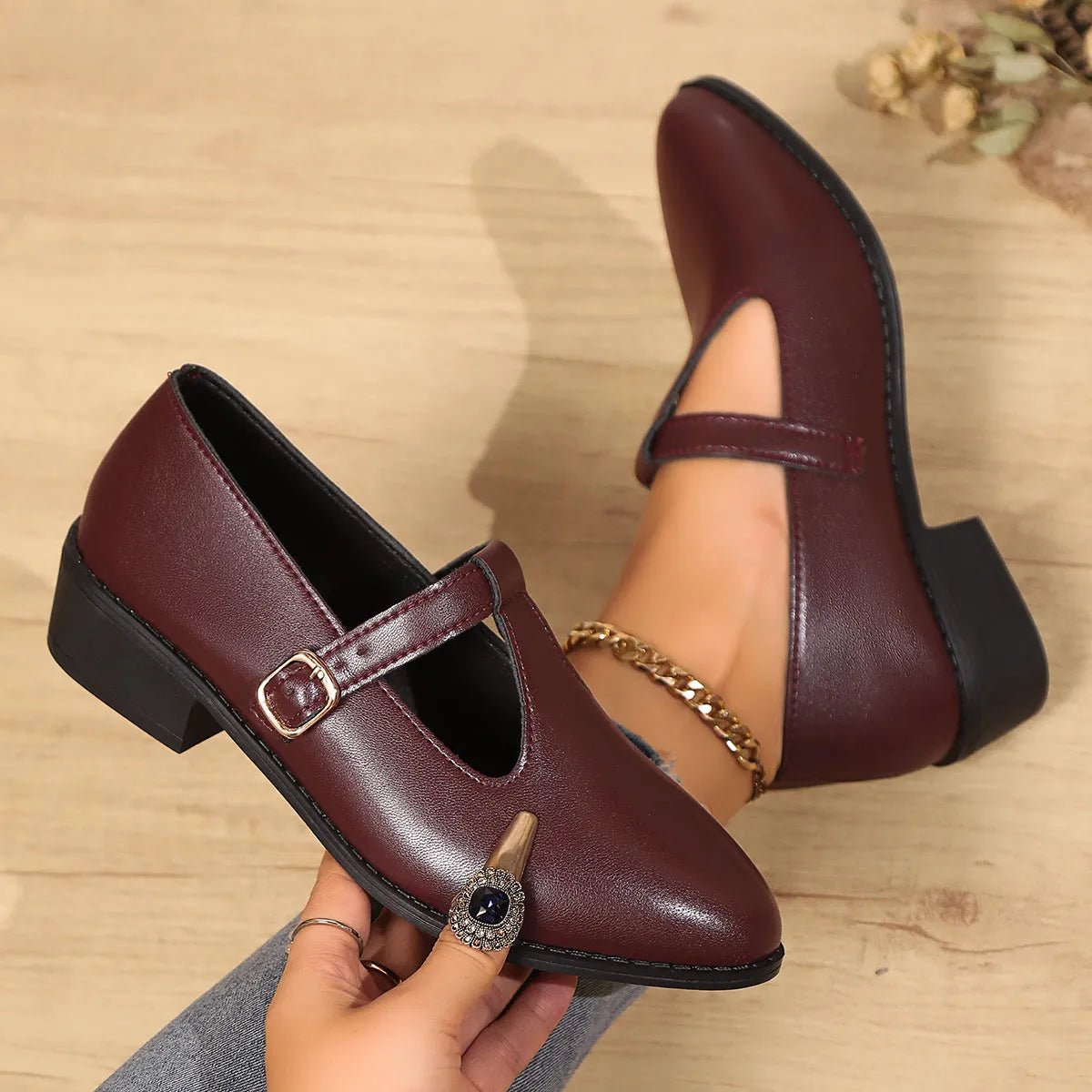 Elegant British-Style Pointed Toe Buckle Shoes.