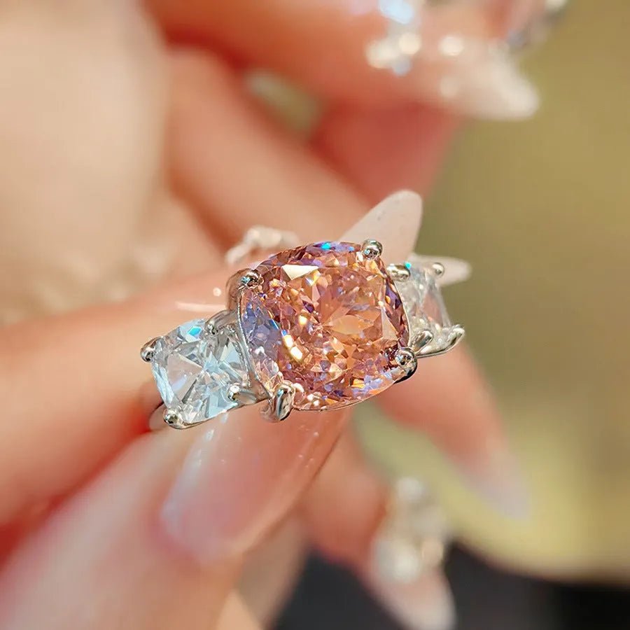 Elegant Ice Flower Diamond Choker.