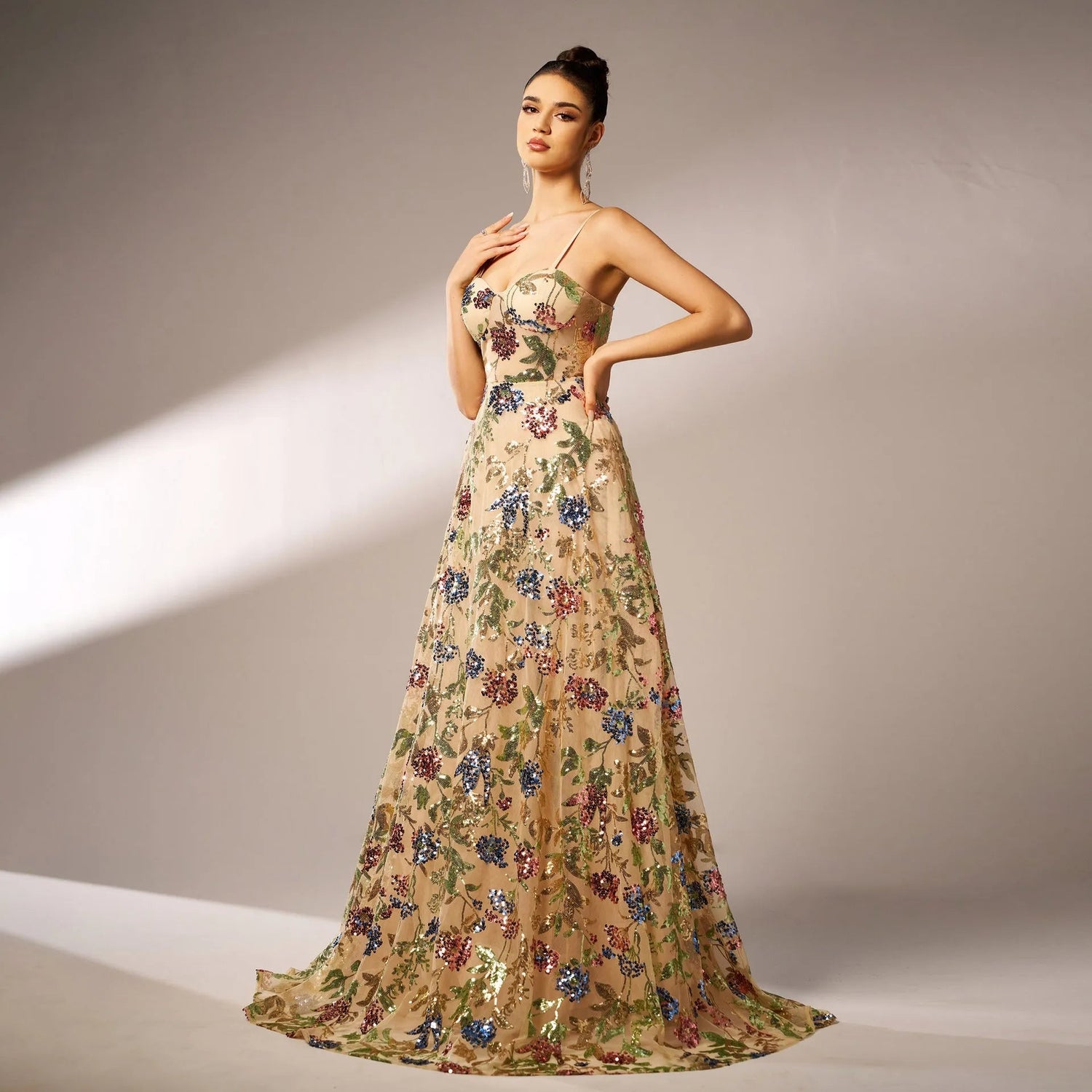 Elegant Sleeveless Sequined Suspender Evening Dress.
