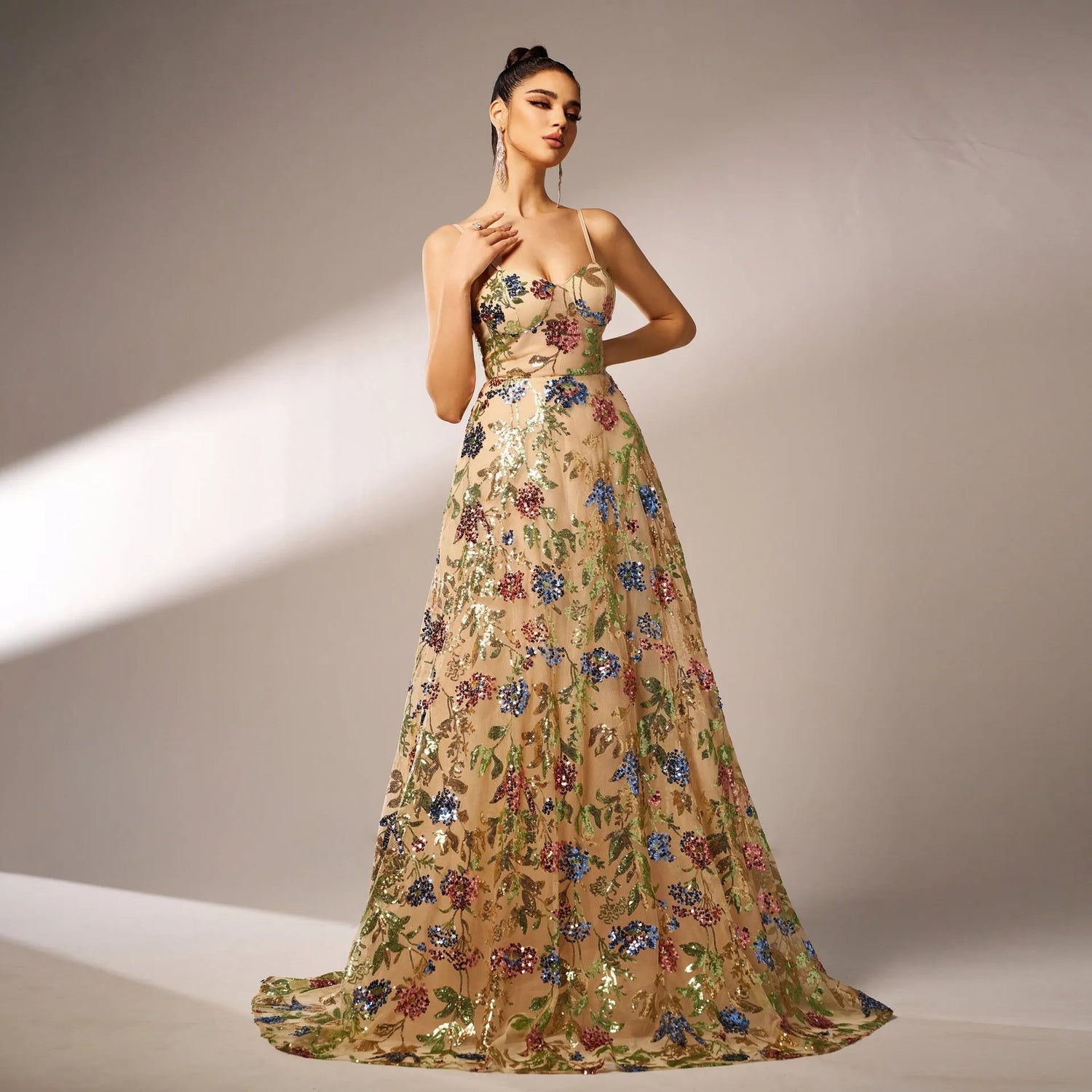 Elegant Sleeveless Sequined Suspender Evening Dress.