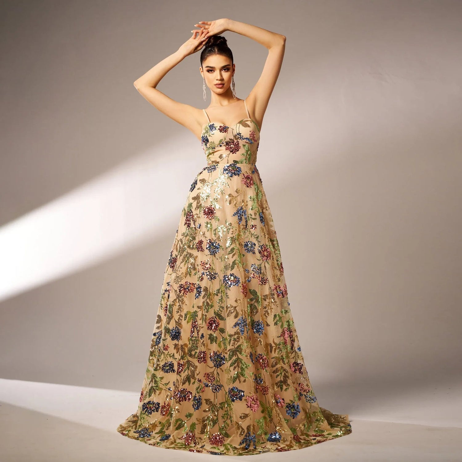 Elegant Sleeveless Sequined Suspender Evening Dress.