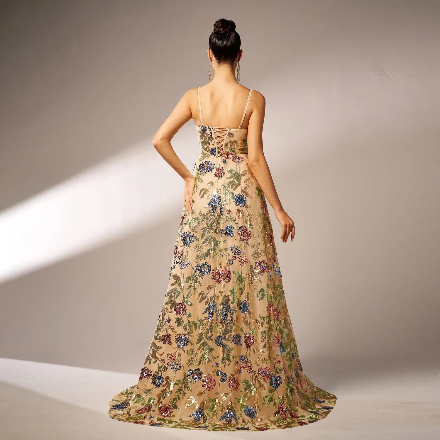 Elegant Sleeveless Sequined Suspender Evening Dress.
