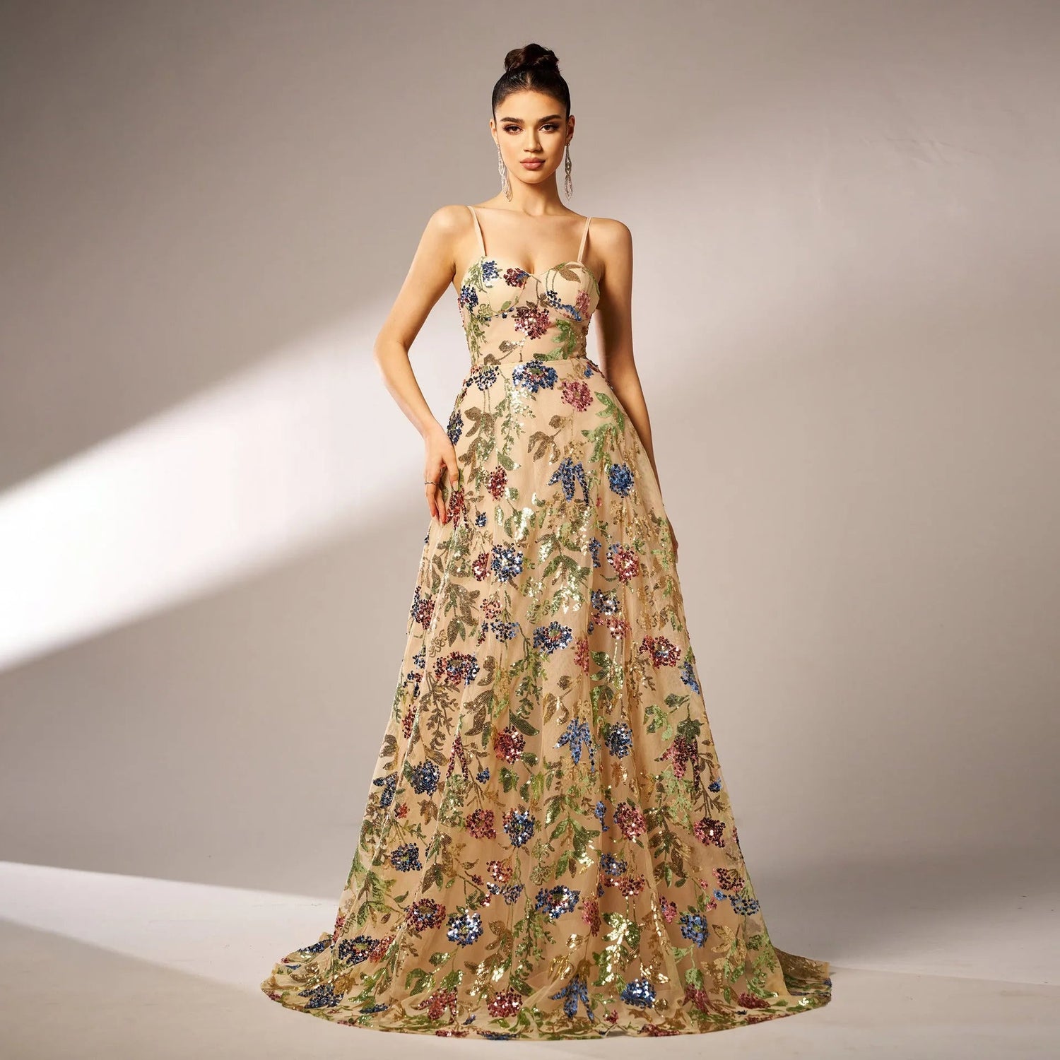 Elegant Sleeveless Sequined Suspender Evening Dress.