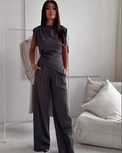 Elegant Women's Suit Set – Sleeveless Top & Straight Pants.