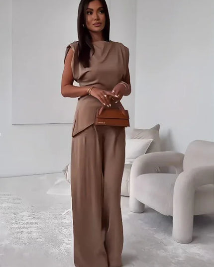 Elegant Women's Suit Set – Sleeveless Top & Straight Pants.