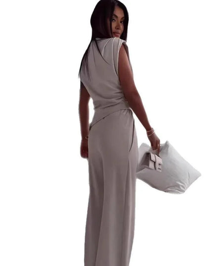 Elegant Women's Suit Set – Sleeveless Top & Straight Pants.