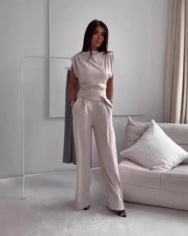 Elegant Women's Suit Set – Sleeveless Top & Straight Pants.
