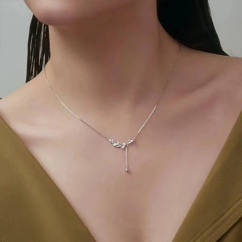 Necklace Simple Charm Zirconia Botanical.