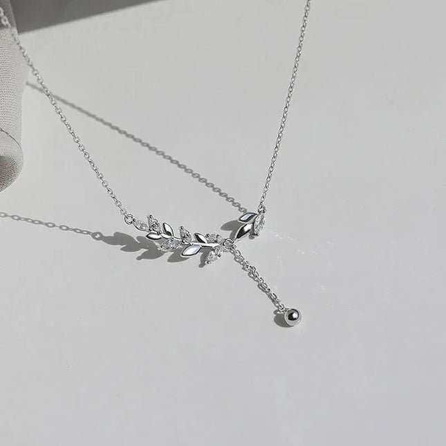 Necklace Simple Charm Zirconia Botanical.
