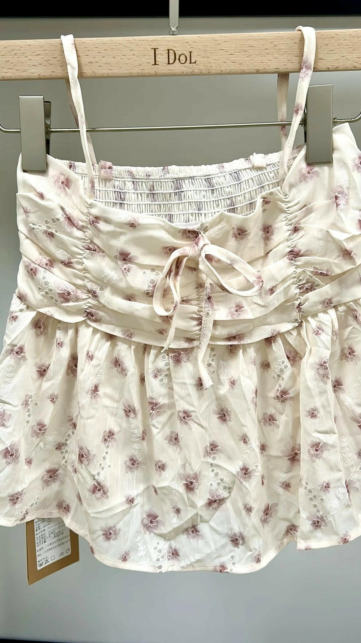 Top Pink frenum Pleated.